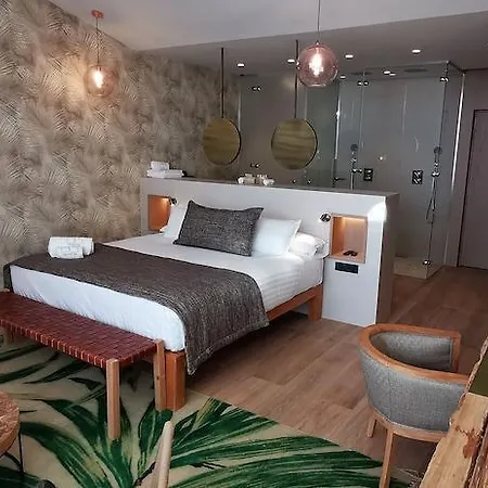 Tropical Mar 4* Gava